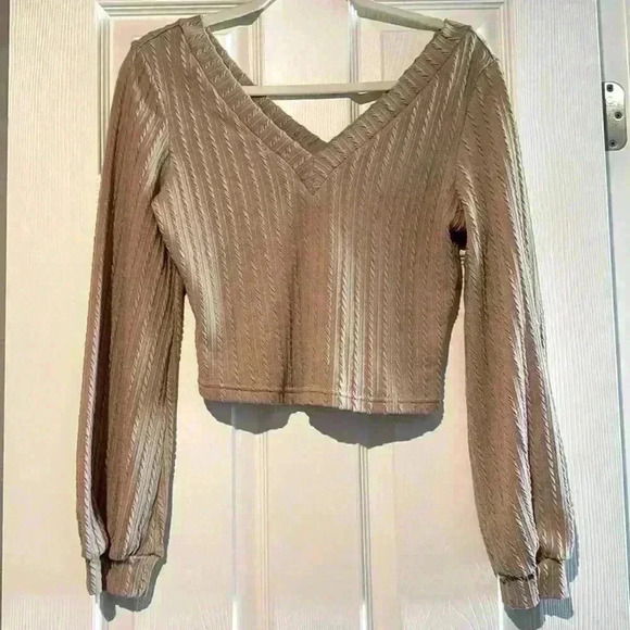Knitted V Neck Top - Picture 2 of 2